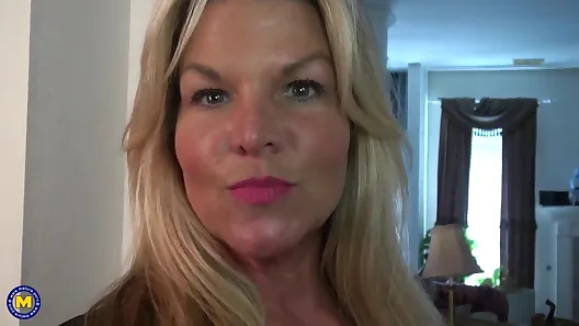 54YO American mother Sasha with excellent sporty skills