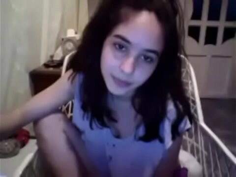 Dreianova’s solo cam show featuring her natural big boobs