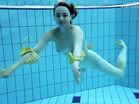 Lada Poleshuk underwater show big tits short hair