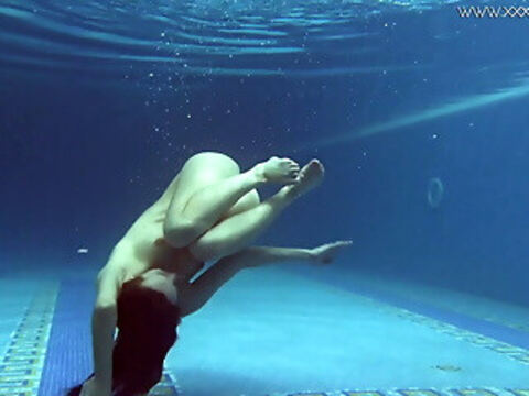 Lina Mercury hot underwater show