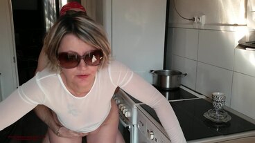 Taboo Mom gives her Ass in the Kitchen